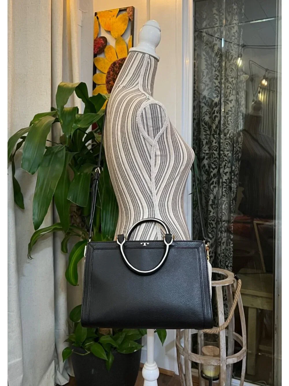 TORY BURCH AUTHENTIC BLACK AND WHITE JESSICA HANDBAG